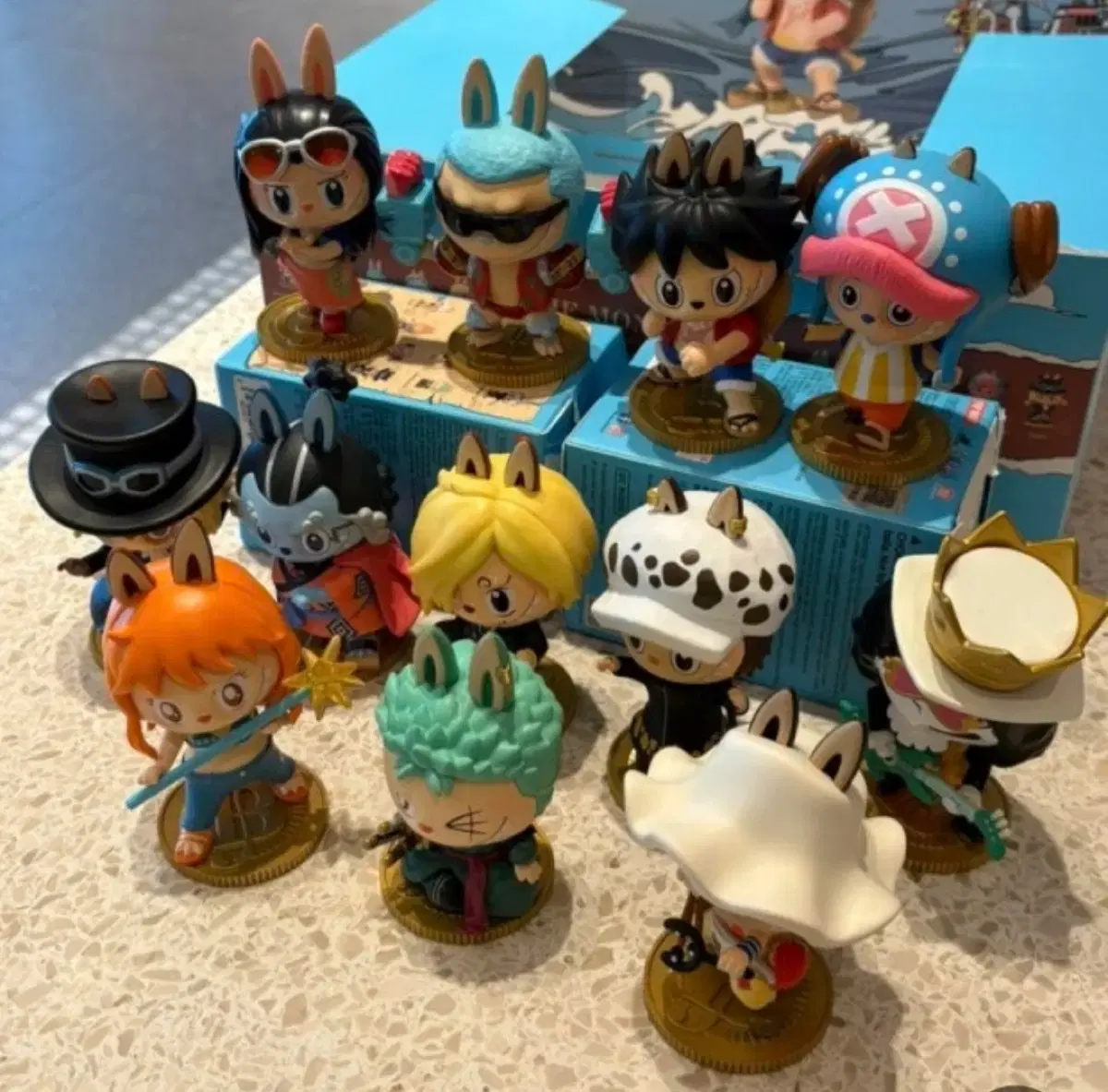 ポップマートラブブワンピースフィギュア